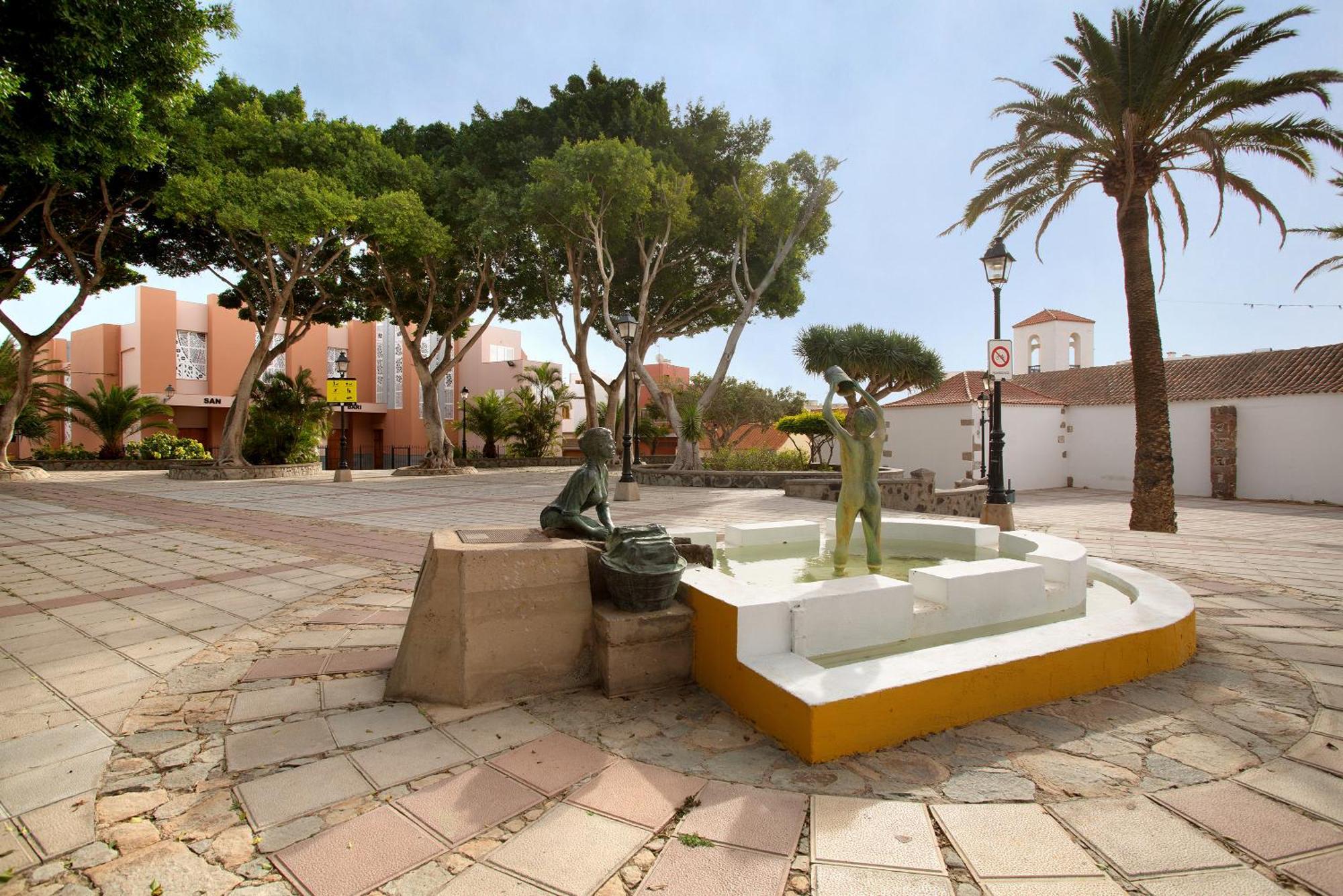 Casa Plaza San Nicolas De Bari Sardina エクステリア 写真